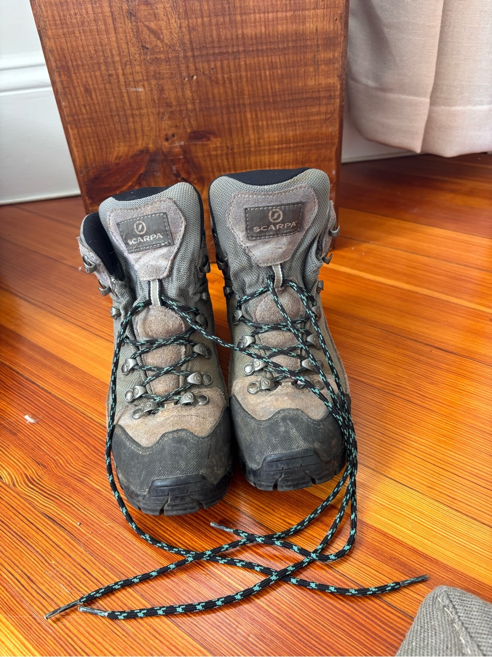 Scarpa Kailash GTX Women’s Hiking Backpacking Boots